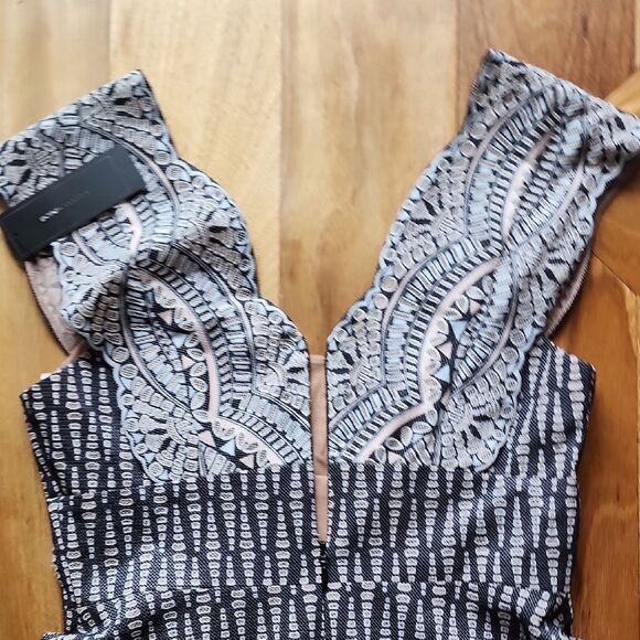 BCBGMaxAzria Black and Gray Lace Mini Dress - Women's Size 6 (NWT) - Picture 6 of 6